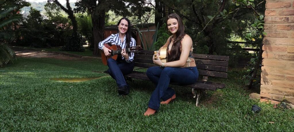 Carol Viola e Jaqueline Carvalho